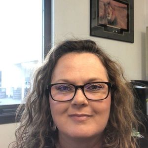 Meet your Posher, Adrienne